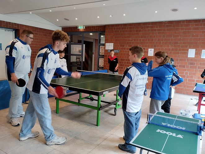 Tischtennis-Besucher