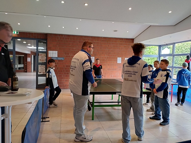 Tischtennis-Besucher